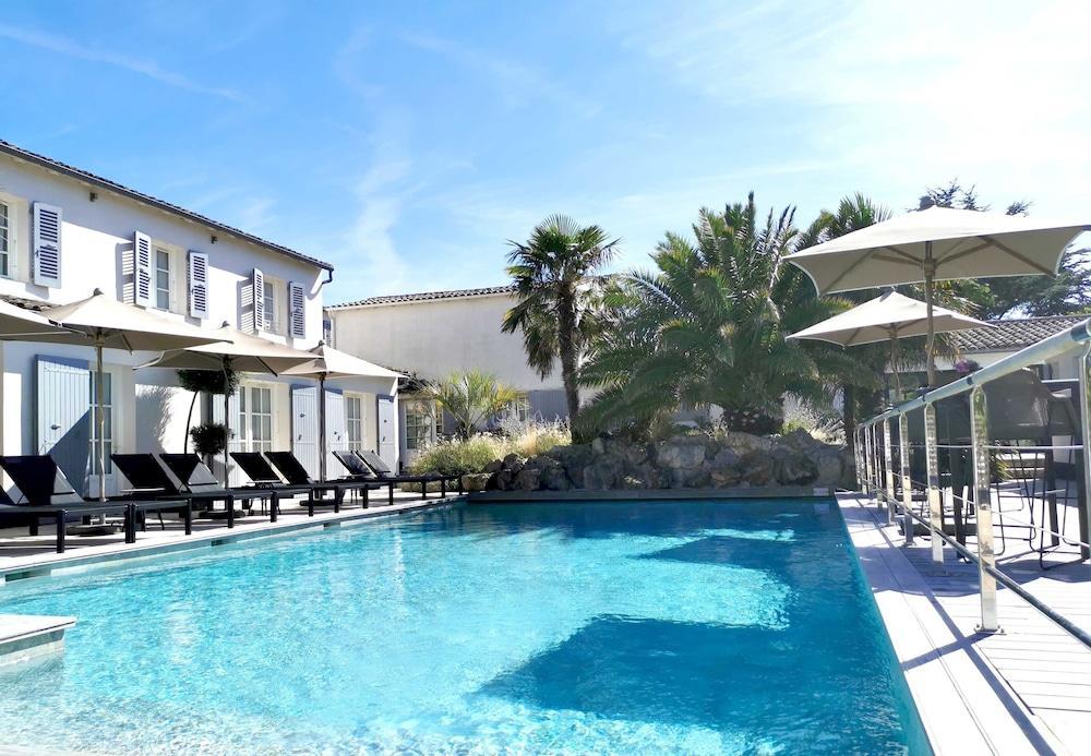 Le Clos Saint-Martin Hotel & Spa Esterno foto