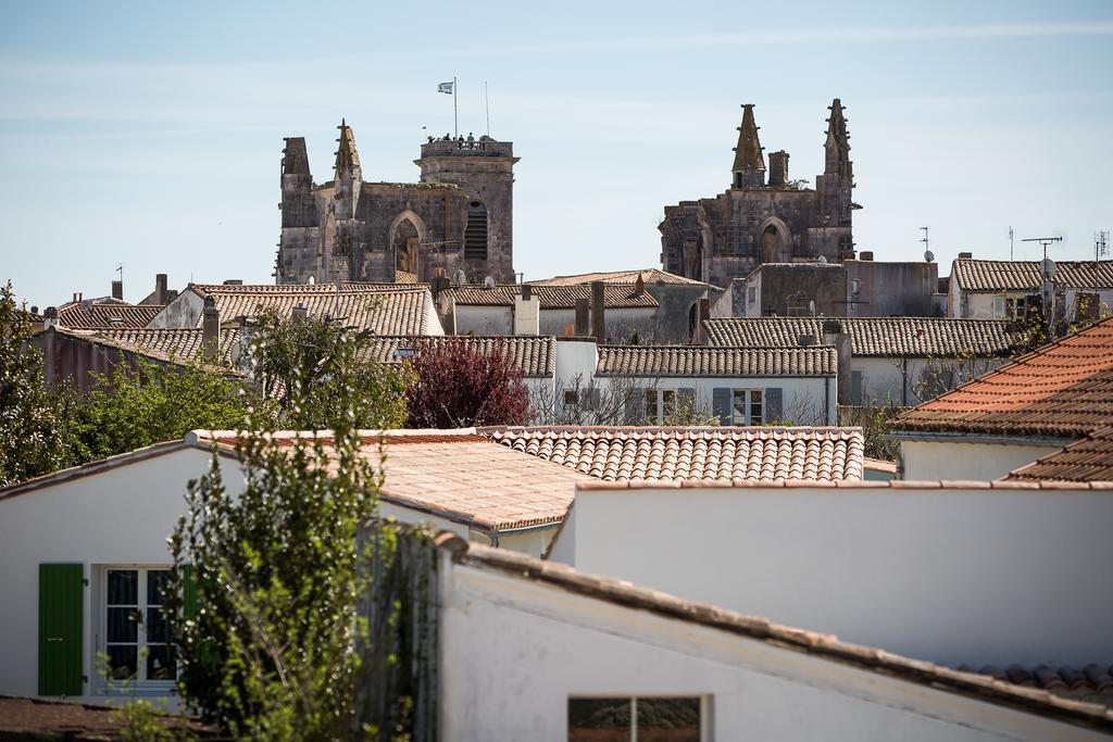 Le Clos Saint-Martin Hotel & Spa Esterno foto