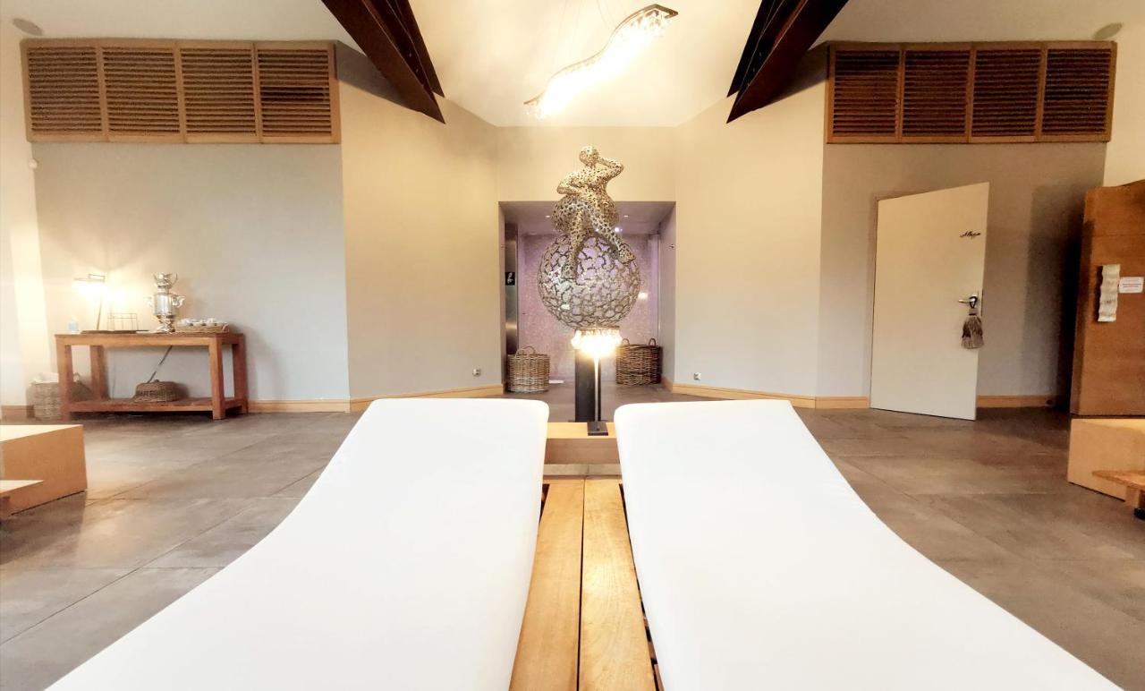 Le Clos Saint-Martin Hotel & Spa Esterno foto