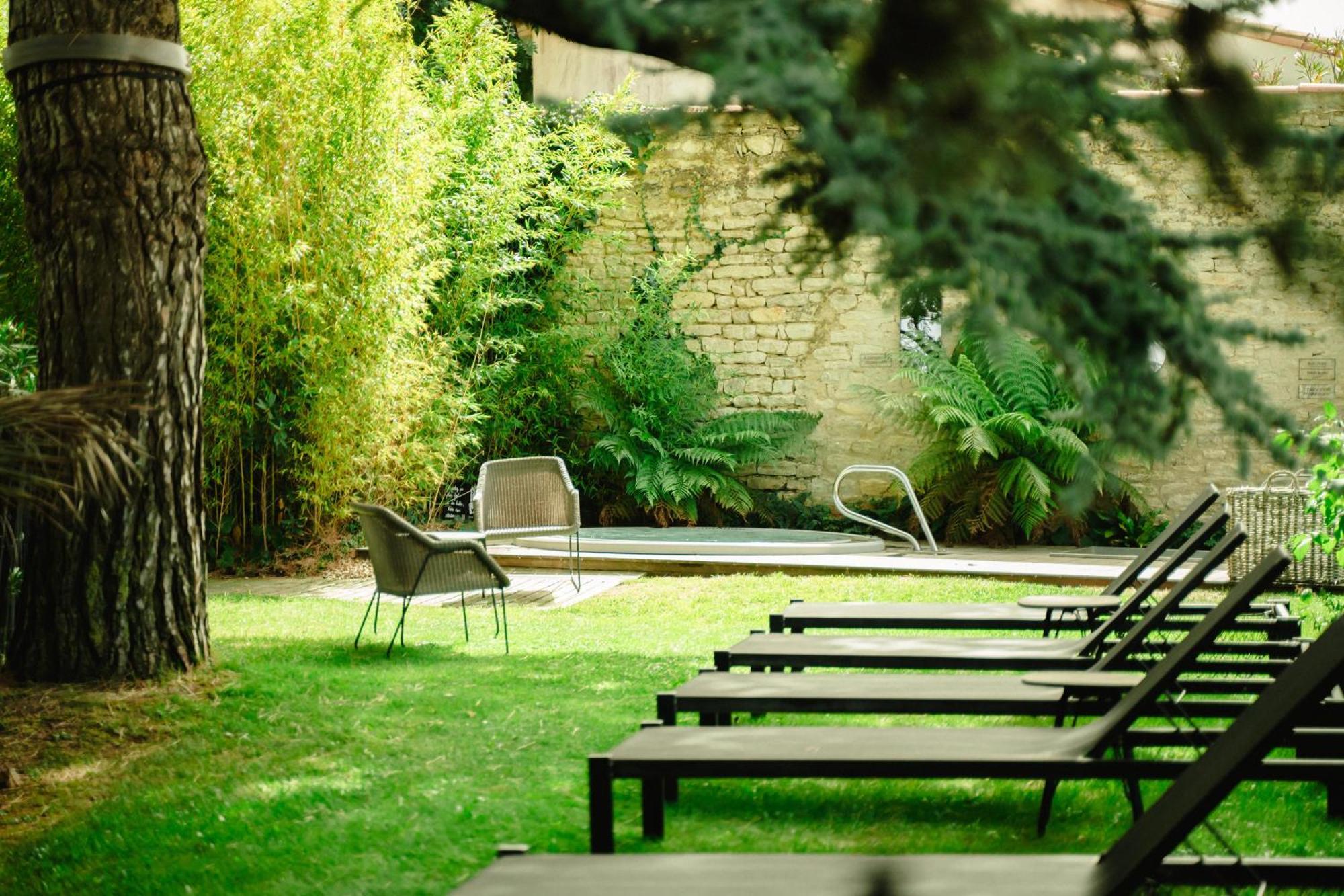 Le Clos Saint-Martin Hotel & Spa Esterno foto