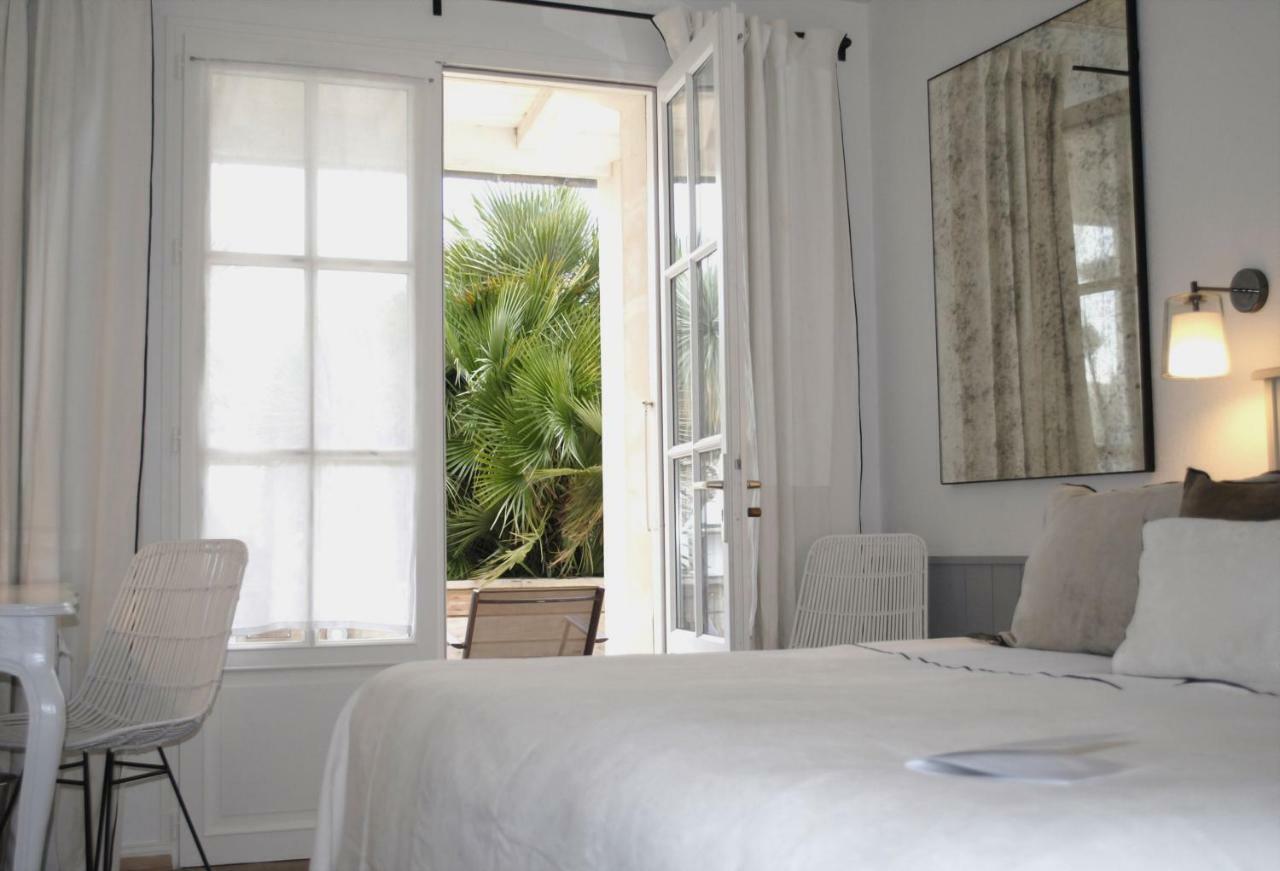 Le Clos Saint-Martin Hotel & Spa Esterno foto