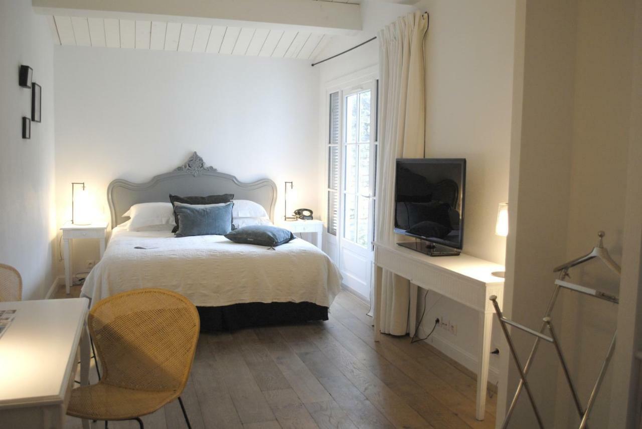 Le Clos Saint-Martin Hotel & Spa Esterno foto