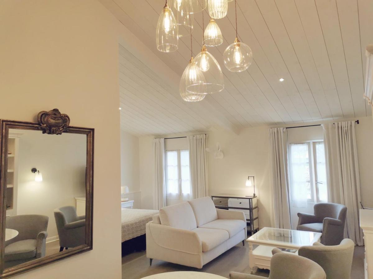 Le Clos Saint-Martin Hotel & Spa Esterno foto
