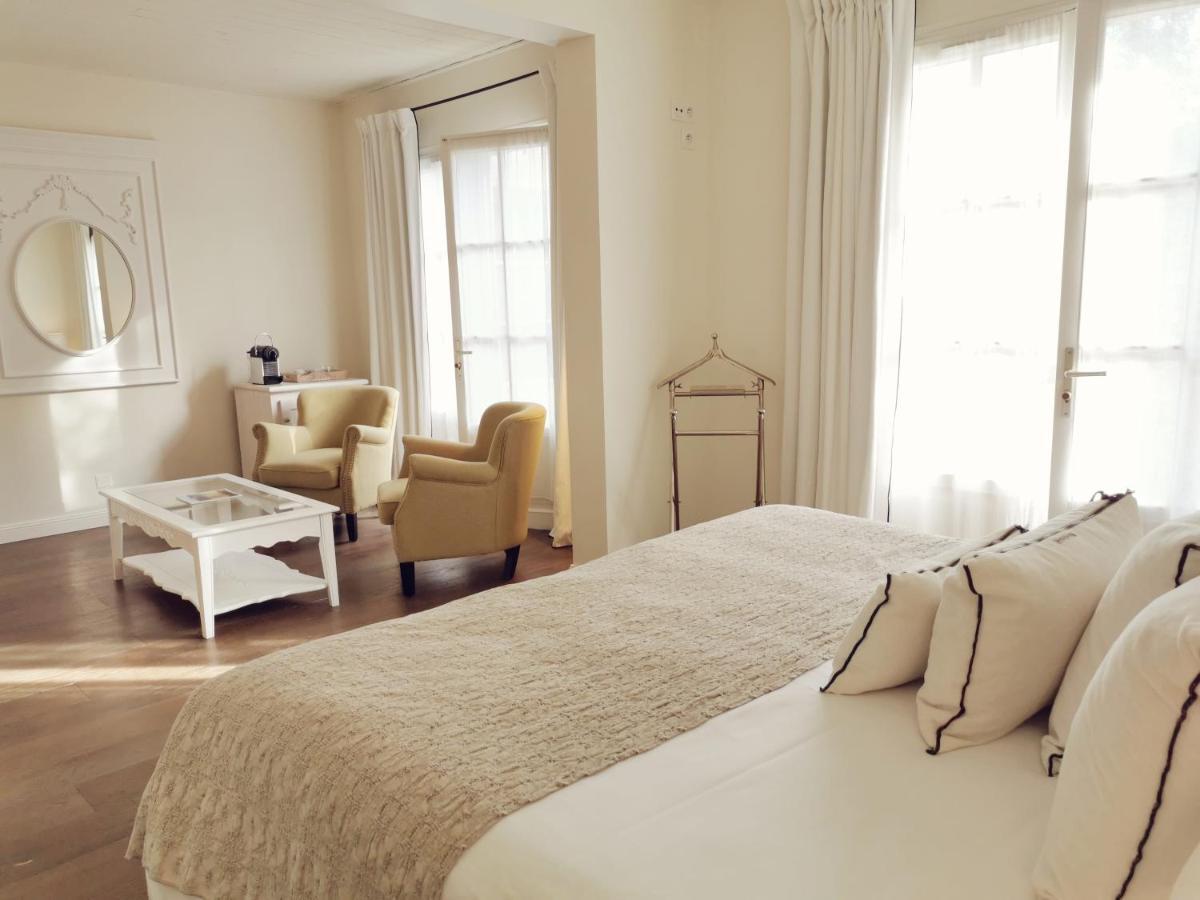 Le Clos Saint-Martin Hotel & Spa Esterno foto