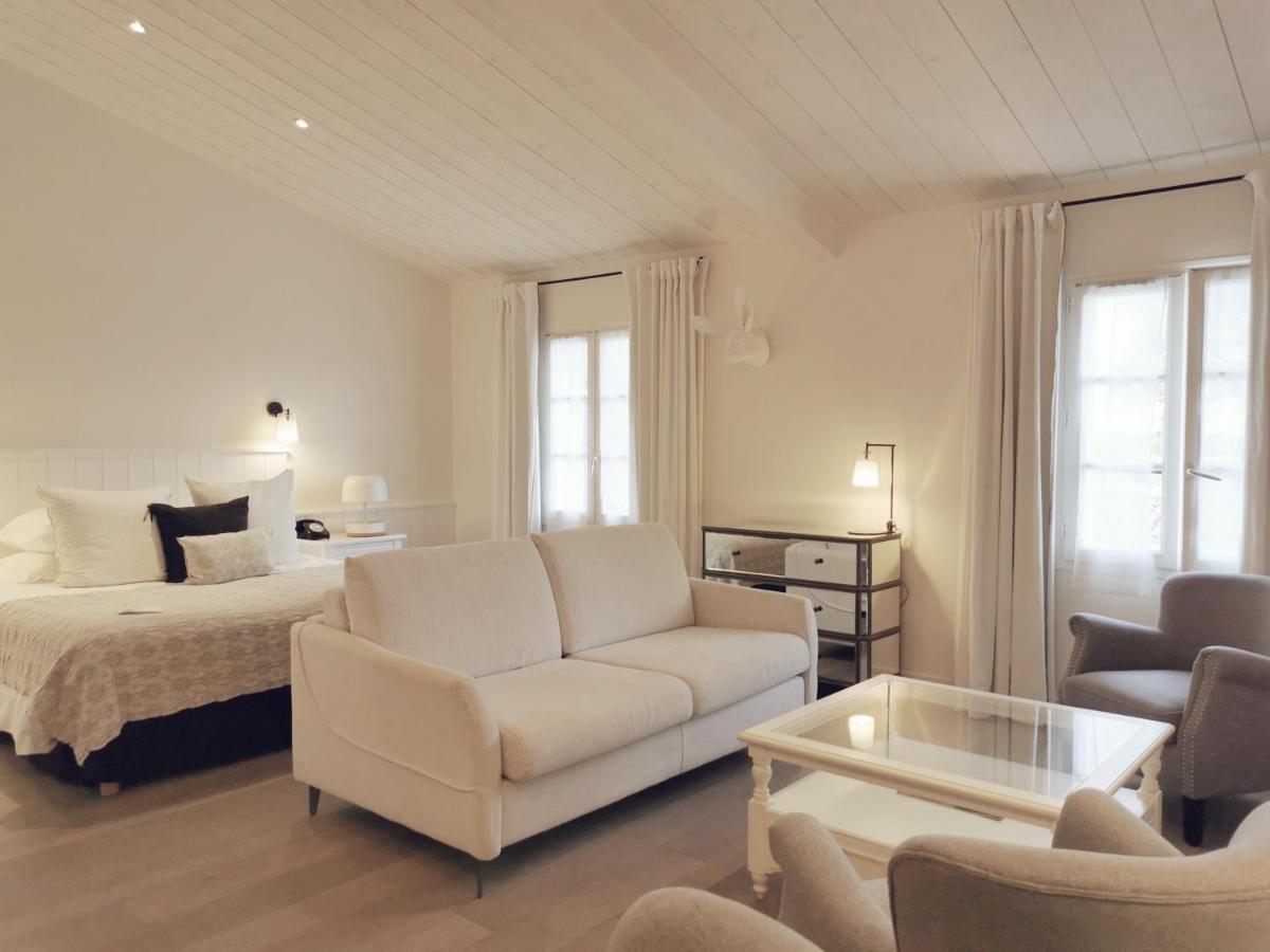 Le Clos Saint-Martin Hotel & Spa Esterno foto