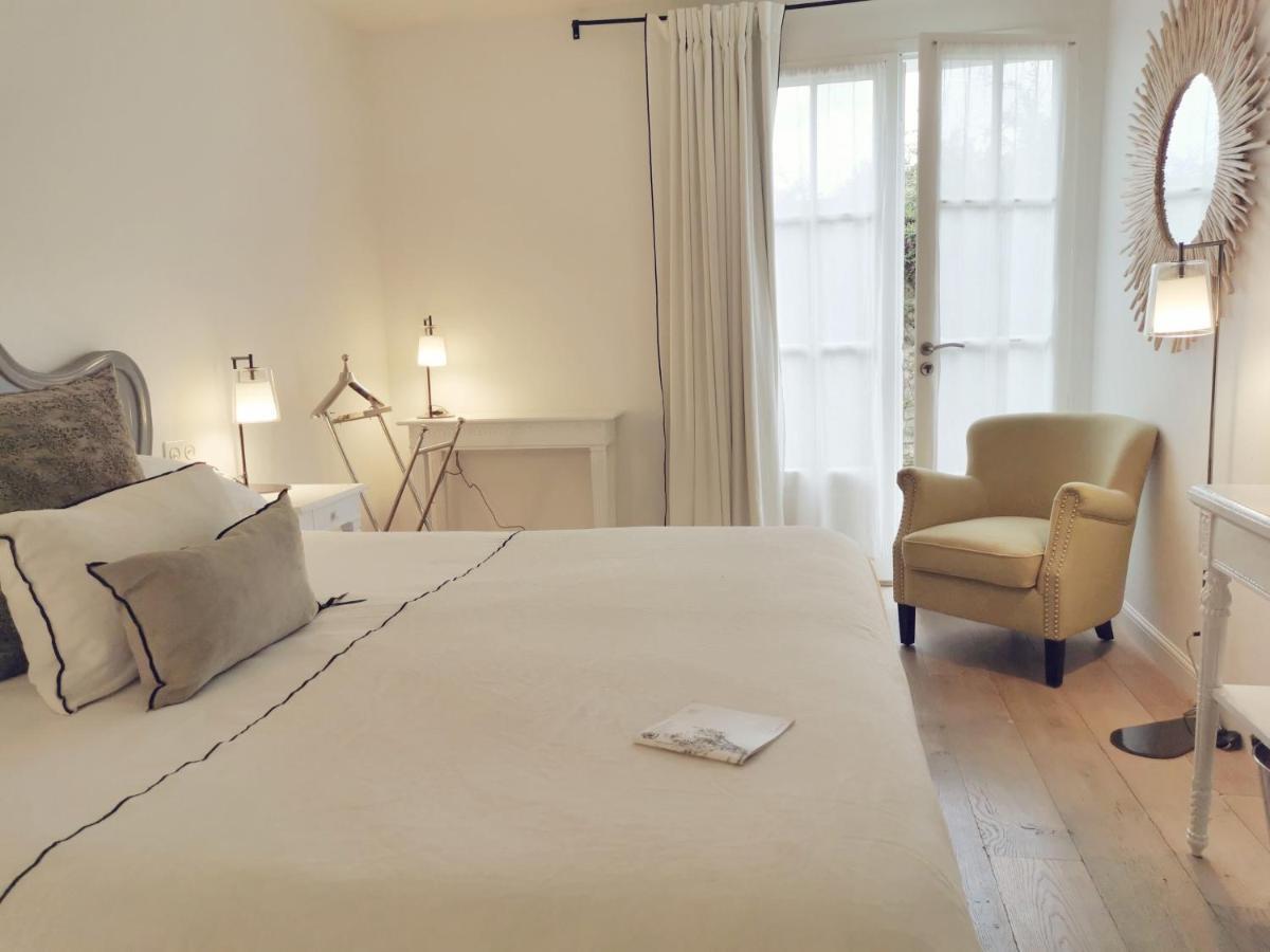 Le Clos Saint-Martin Hotel & Spa Esterno foto